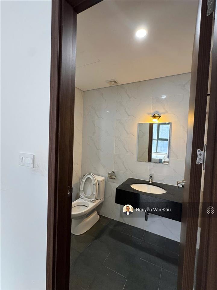 Cho thuê căn 2pn fpt plaza 2 đầy đủ nội thất, tầng cao. có thể vào ở ngay.