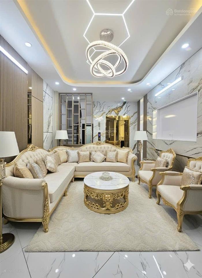 Lô góc thang máy phố kim ngưu, ngõ thông, 30m ô tô, full nội thất 43m * 5t gần bách kinh xây