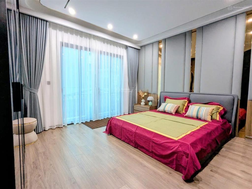 Siêu hiếm! nhà gần ngã tư lò đúc 2 thoáng, kinh doanh, thang máy full nội thất ở ngay 40m2 * 5t