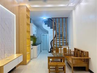 Nhà lĩnh nam 35 m2  5 tầng  3 p ngủ  ngõ nông thông oto  sổ đỏ phân lô  tiện ích quanh nhà