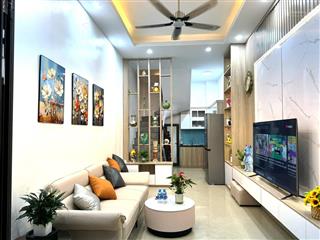 Nhà tam trinh 36 m2  6 tầng  3 ngủ full nội thất  sổ đỏ hoa hậu  dá 6.99 t