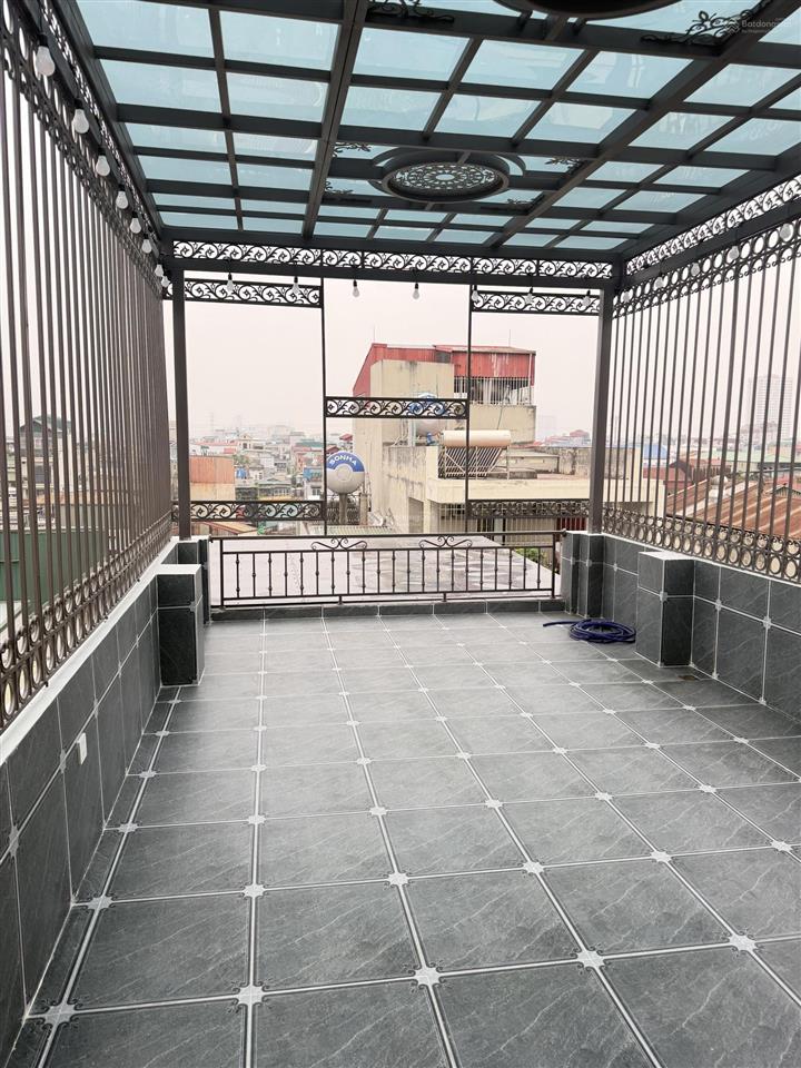 Nhà tân mai  50/56 m2 6 tầng thang máy  kinh doanh sầm uất ngày đêm  oto đỗ của vào nhà 22 tỷ