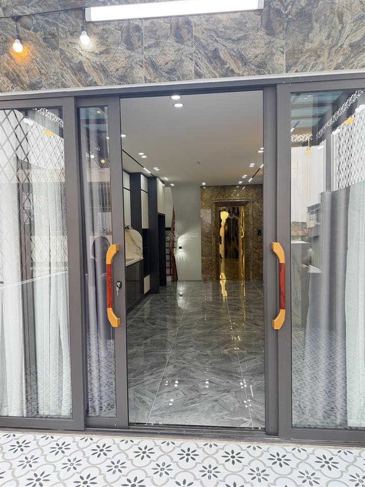 Nhà tân mai  50/56 m2 6 tầng thang máy  kinh doanh sầm uất ngày đêm  oto đỗ của vào nhà 22 tỷ
