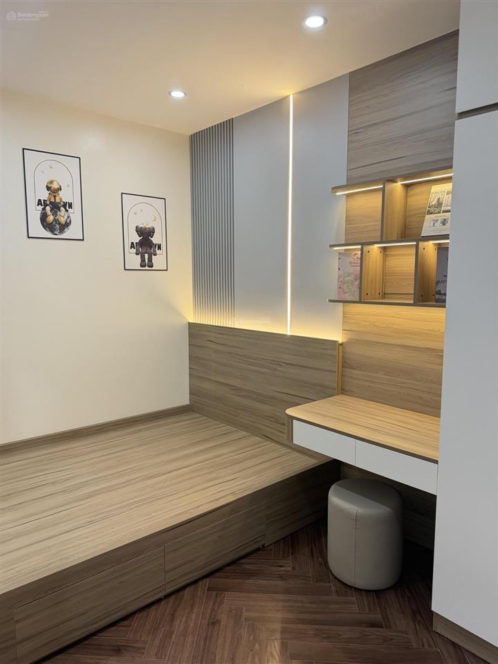 Nhà tân mai  50/56 m2 6 tầng thang máy  kinh doanh sầm uất ngày đêm  oto đỗ của vào nhà 22 tỷ
