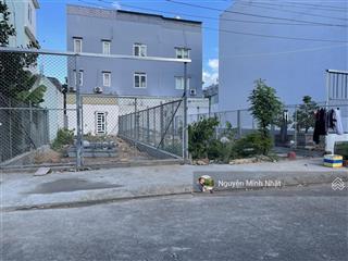 Bán gấp đất sau lưng công an nhơn đức, nhà bè, diện tích 90.8m2, sổ hồng riêng