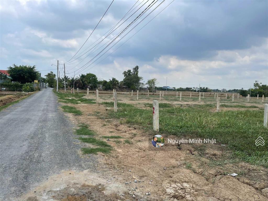 Mới ra lò 9 nền đất đẹp gần ngay ubnd tân trung, tp gò công, tiền giang, sổ riêng 150m2 chỉ 2xx