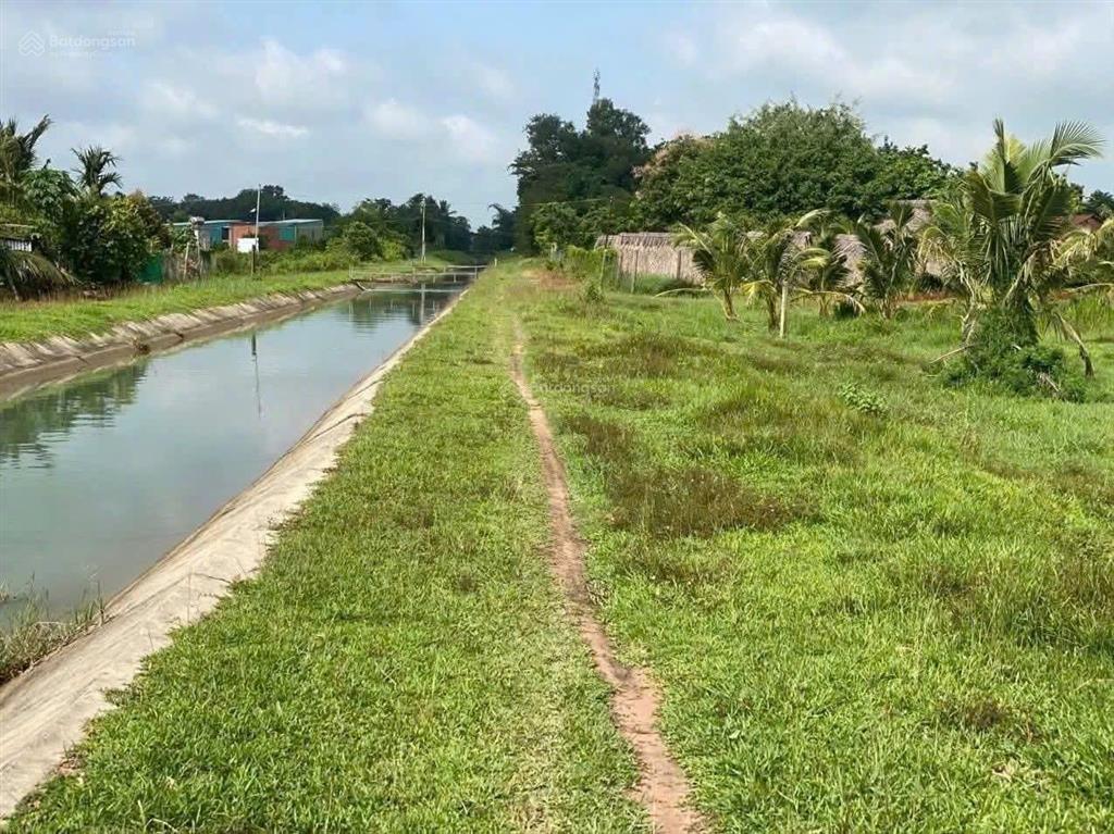 Đất view kênh mát mẻ, gần kcn phước đông, tây ninh