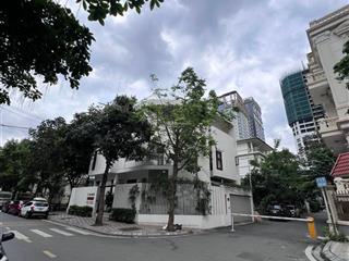 Biệt thự vườn đào khu biệt thự cao cấp dành cho lãnh đạo nhà nước, hàng xóm gia đình thủ tướng