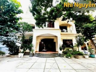 Cho thuê biệt thự sân vườn 1000m2  mặt tiền đẹp nguyễn trung trực, p. 5, bình thạnh
