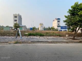 Chủ kẹt tiền ngân hàng cần bán lô 90m2 khu d2d ngay đường dt769  đối diện chợ lộc an,1ty4 đã ra sổ