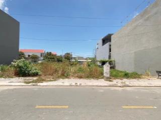 Bán gấp lô 100m2 ngay kdt bình nguyên ql1k đối diện làng đại học (100m), 2 tỷ 550tr sang tên