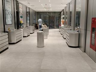 Bán nhà phố mặt tiền bà triệu vị trí vàng trung tâm hà nội, dt 200m2, dòng tiền 5tỷ/năm
