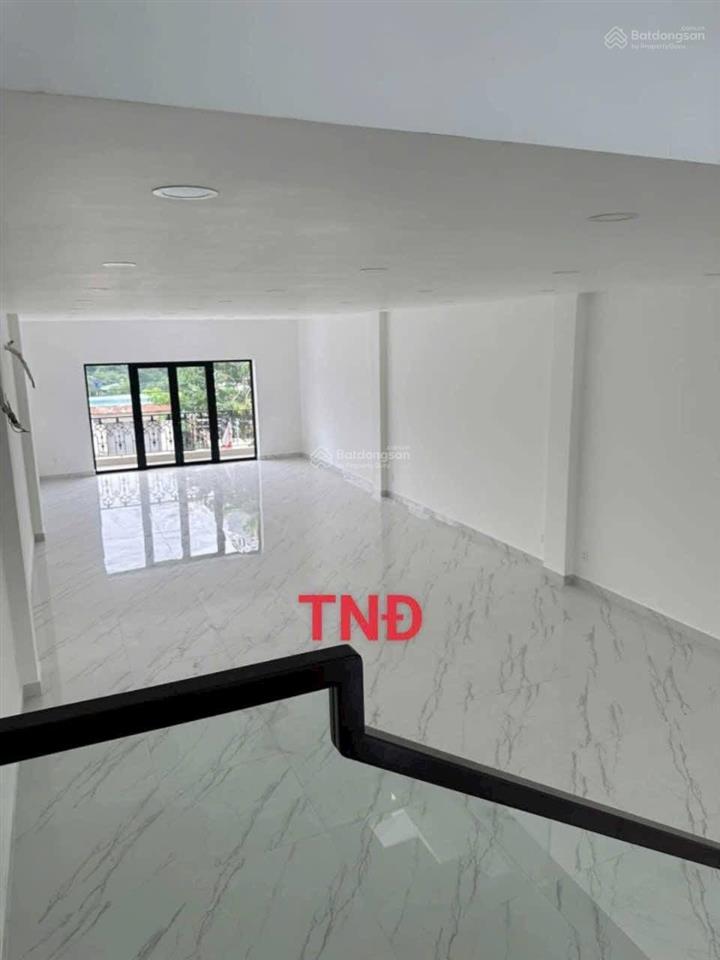 Cho thuê nhà mt cmt8, chánh nghĩa. diện tích 6x25m
kết cấu 1 trệt 2 lầu thông. giá thuê 40tr/th