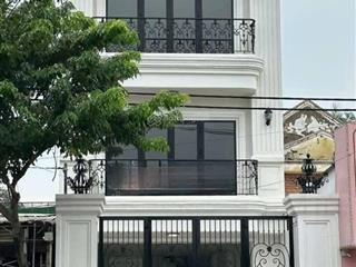 Cho thuê nhà mt cmt8, chánh nghĩa. diện tích 6x25m
kết cấu 1 trệt 2 lầu thông. giá thuê 40tr/th