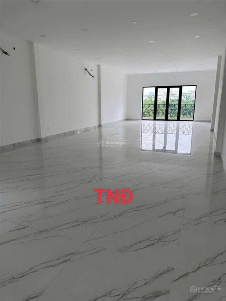Cho thuê nhà mt cmt8, chánh nghĩa. diện tích 6x25m
kết cấu 1 trệt 2 lầu thông. giá thuê 40tr/th