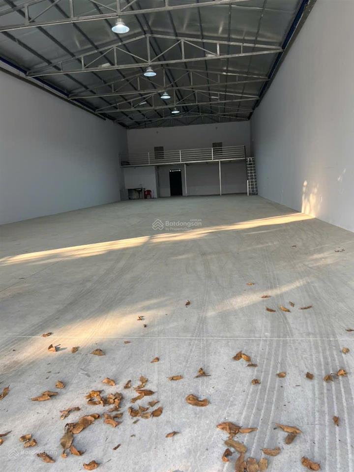 Cho thuê kho xưởng p phú tân, thủ dầu một  dt 10x30m (300m2)  kho mới đẹp, đường xe container