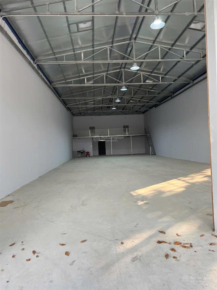 Cho thuê kho xưởng p phú tân, thủ dầu một  dt 10x30m (300m2)  kho mới đẹp, đường xe container
