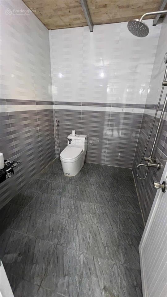 Cho thuê kho xưởng p phú tân, thủ dầu một  dt 10x30m (300m2)  kho mới đẹp, đường xe container