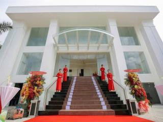 Cho thuê tòa nhà 2.400m2 sàn trung tâm thủ dầu một.
mặt tiền đường lớn phù hợp làm showroom nhà hà