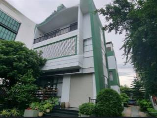 Cho thuê tòa nhà văn phòng trung tâm thủ dầu một
 diện tích  15x56(840m2)
 xây dựng  800m2 sàn