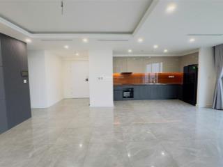 Cho thuê căn hộ 2pn view landmark bếp siêu rộng sunshine diamond river