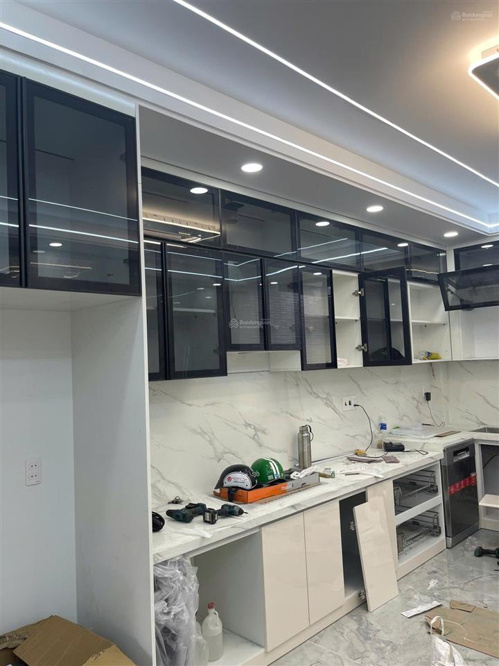 Bán nhà 6 tầng mt đường huỳnh thị hai, dt 4x20m, giá 12.5 tỷ tl