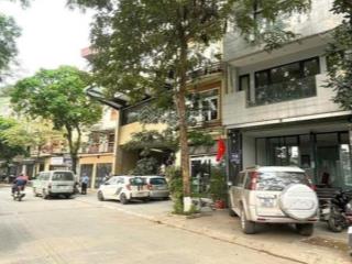 Bán tòa nhà hoàng đạo thành  lô góc  thang máy sịn sò  cho thuê 1 tỷ/năm vị trí trung