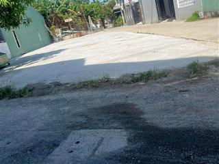 230m đất ở..gần ủy ban xã hòa sơncách đường dt601 5m..2 mặt tiền đường 5m..giá 4,5ty thương lượng