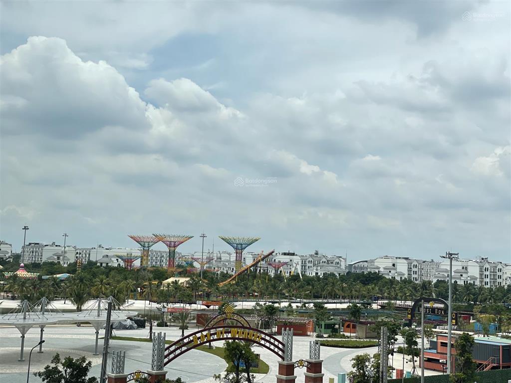Bán 2pn 79m2 view công viên the beverly ngay gần vinschool chỉ 4,59 tỷ all in