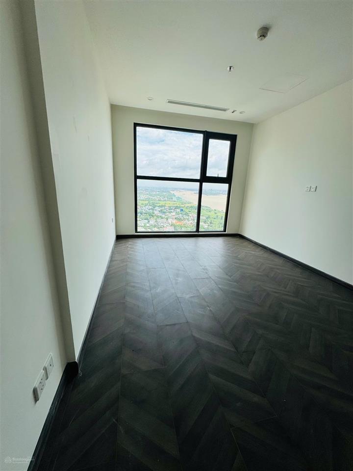 Bán nhanh 3pn  tầng 2x view trực diện sông  the beverly căn góc giá siêu rẻ 7,5 tỷ all in