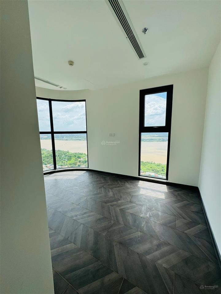 Bán nhanh 3pn  tầng 2x view trực diện sông  the beverly căn góc giá siêu rẻ 7,5 tỷ all in
