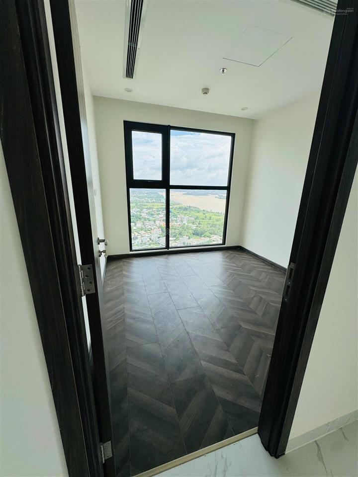 Bán nhanh 3pn  tầng 2x view trực diện sông  the beverly căn góc giá siêu rẻ 7,5 tỷ all in
