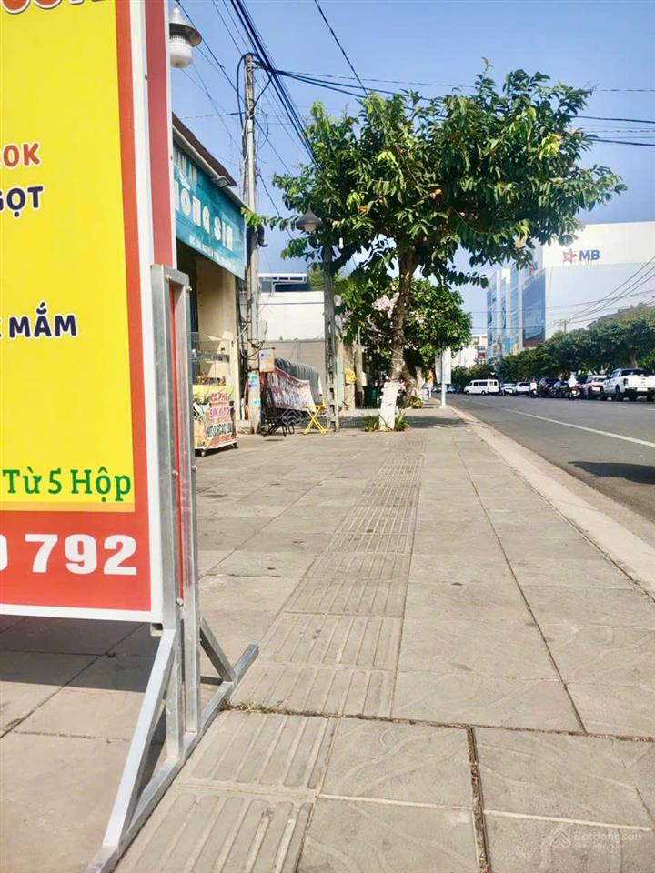 Bán nhà mặt phố nguyễn trãi, tp long khánh