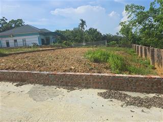 Đường vào kdl đầm long ba vì, hà nội, dt 200m2/100m tc .mt 11,26 nở hậu , đất cao thoáng view đẹp .