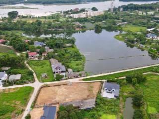 Lô góc 2 mặt tiền bê tông , ngõ thông tứ phía ,dân cư hiện hữu dt 120m2, mặt tiền 6.5m, view đẹp