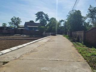 Đất đẹp xuất sắc ở khu dl ao vua ,dt 350m .hướng chính nam mt 13,22m nở hậu ngõ 5,5m thông tứ phía