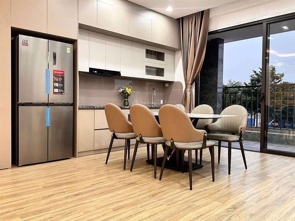 Căn hộ 2 ngủ 2wc 65m tim tường đầy đủ nội thất giá 3ty2 thu về