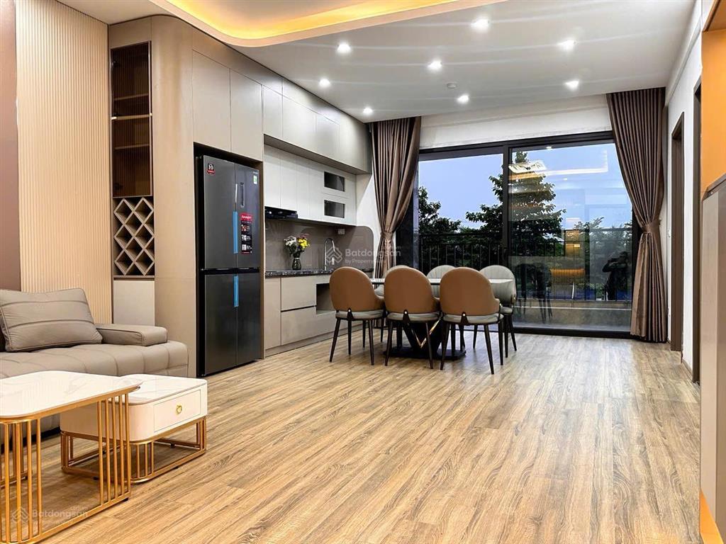 Căn hộ 2 ngủ 2wc 65m tim tường đầy đủ nội thất giá 3ty2 thu về