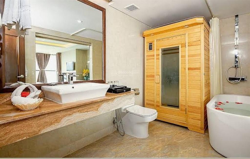 Chính chủ cần bán tòa khách sạn biển vip 4 sao phạm văn đồng, sơn trà, đà nẵng