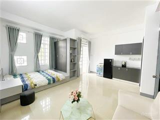 Cho thuê căn hộ chung cư studio ban công rộng 45m2/full nt/gần ngã tư phú nhuận