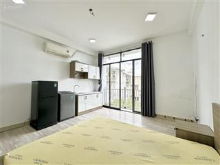 Cho thuê căn hộ chung cư studio ban công rộng 40m2/full nội thất máy giặt riêng/gần chợ bà chiểu