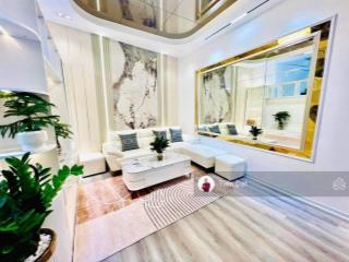 Bán nhà đẹp ngọc khánh la thành gần vinhomes giảng võ,dân xây,15m ra phố,full nội thất,dân trí cao.