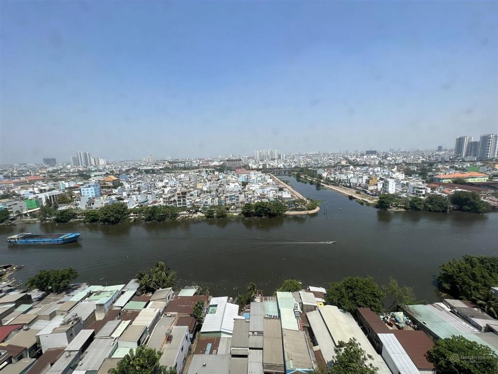 Bán căn hộ green river quận 8 dt 80m2 3 phòng ngủ  2wc giá 3tỷ8 nhà trống, có sổ hồng, nh cho vay