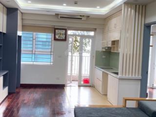 Chính chủ cần bán căn hộ chung cư tđc hoàng cầu 63.4m2 có 2pn nhà đẹp, tầng trung căn góc
