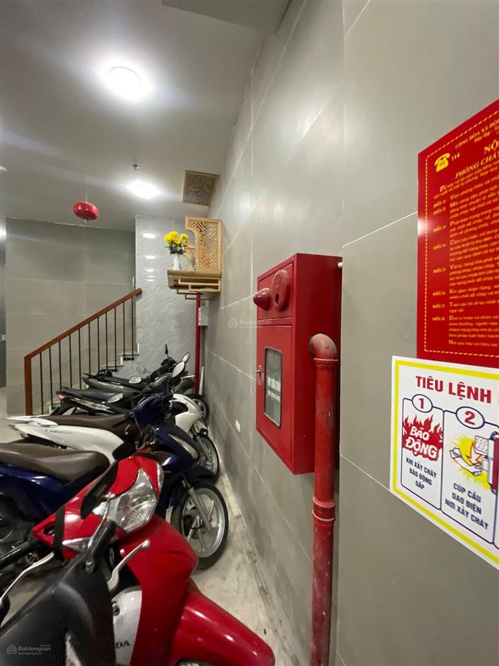 Phố nguyễn xuân khoát, đsq hàn quốc, 90m2, toà 7 tầng tm, 18 căn hộ dt 120 tr, oto vào, sát nội khu