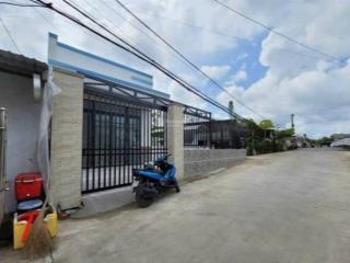 Nhà cấp 4 2 pn, 2 nhà vệ sinh. bình chánh  hồ chí minh. dt 45 m2