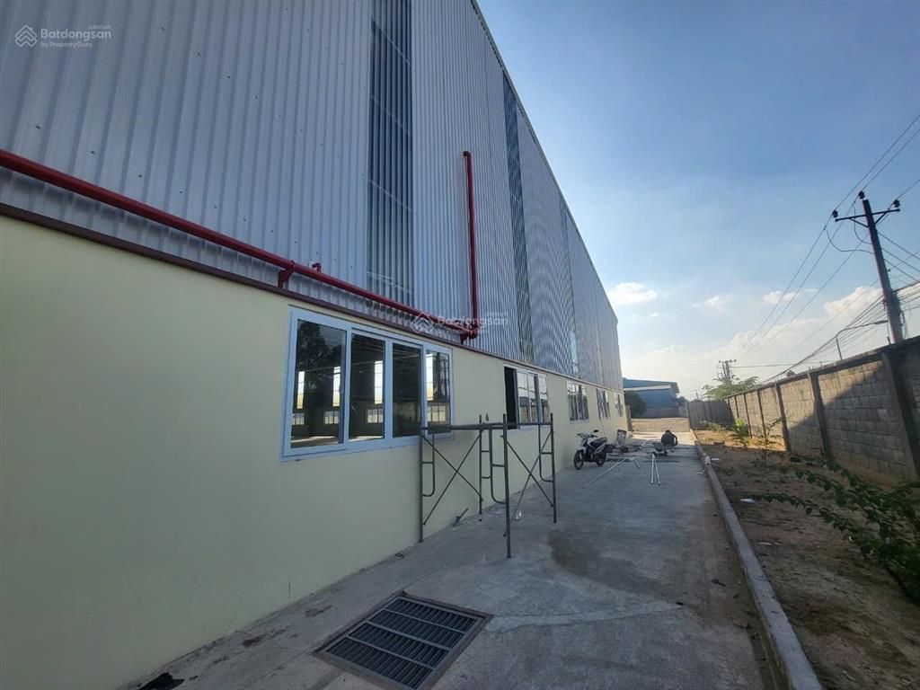 Cho thuê lẻ hoặc thuê hết 18.000m2 xưởng mới 100% gía 67.5k/m2 tân uyên b. dương, giấy tờ đầy đủ
