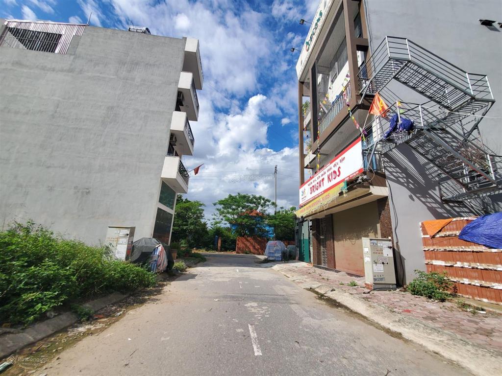 9 tỷ có thể cho thuê đất. thửa đất 65m2. mặt tiền 4m. lô góc đường 9m. dv bồ câu chiến sĩ  hđ