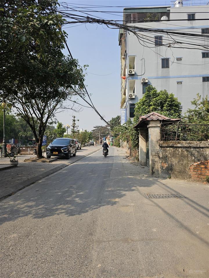 7.25 tỷ. ở  đầu tư. ô đất 60m2. mặt tiền 4m. lô góc. đường 3m. cách ô tô 150m. ngõ 148 xuân phương