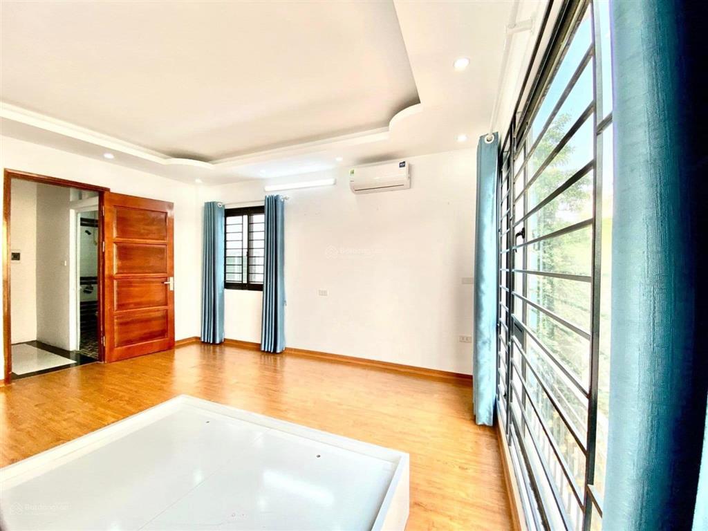 6.2 tỷ. nhà mới ở ngay, căn 32m2 mặt tiền 3m x 5 tầng x 6pn. đường 3m. ngọa long  minh khai